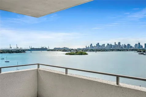 11 Island Avenue Miami Beach FL 33139