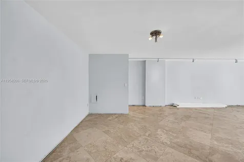 11 Island Avenue Miami Beach FL 33139