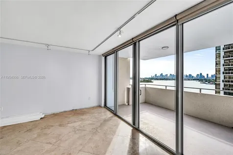 11 Island Avenue Miami Beach FL 33139