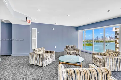 11 Island Avenue Miami Beach FL 33139