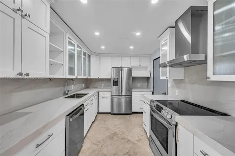 11 Island Avenue Miami Beach FL 33139