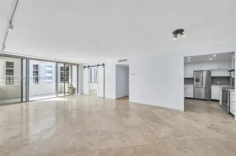 11 Island Avenue Miami Beach FL 33139
