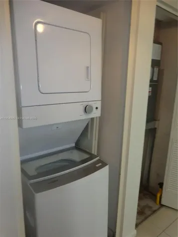 20850 San Simeon Way Miami FL 33179