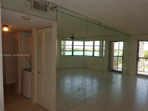 20850 San Simeon Way Miami FL 33179