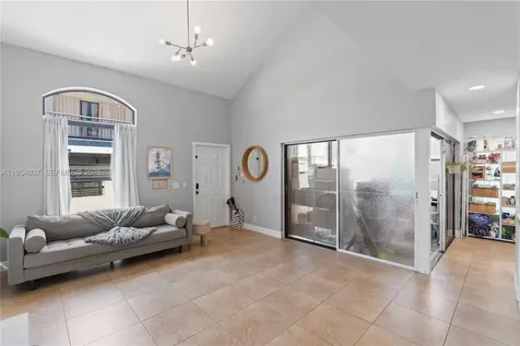 21200 Harbor Way Aventura FL 33180