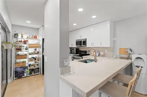 21200 Harbor Way Aventura FL 33180