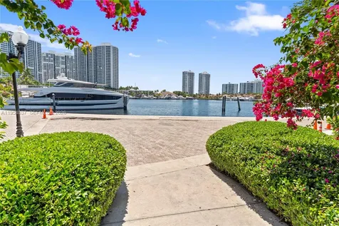 21200 Harbor Way Aventura FL 33180