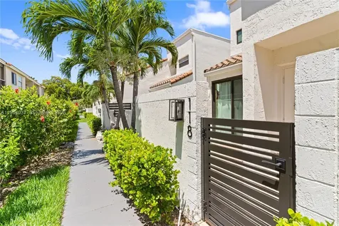 21200 Harbor Way Aventura FL 33180