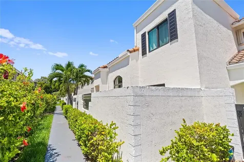 21200 Harbor Way Aventura FL 33180