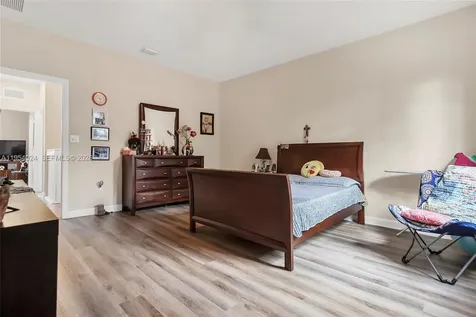 17149 SW 94th Street Miami FL 33196