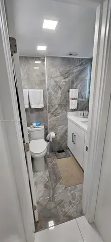 18041 Biscayne Boulevard Aventura FL 33160