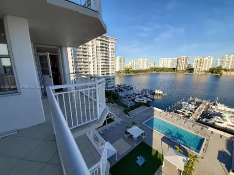 18041 Biscayne Boulevard Aventura FL 33160