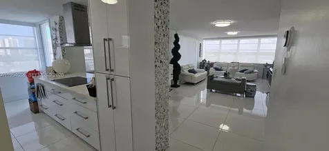 18041 Biscayne Boulevard Aventura FL 33160