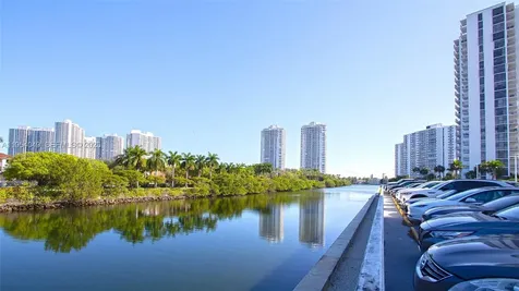 3675 N Country Club Drive Aventura FL 33180