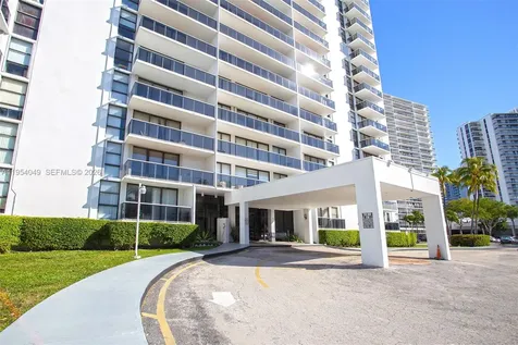 3675 N Country Club Drive Aventura FL 33180