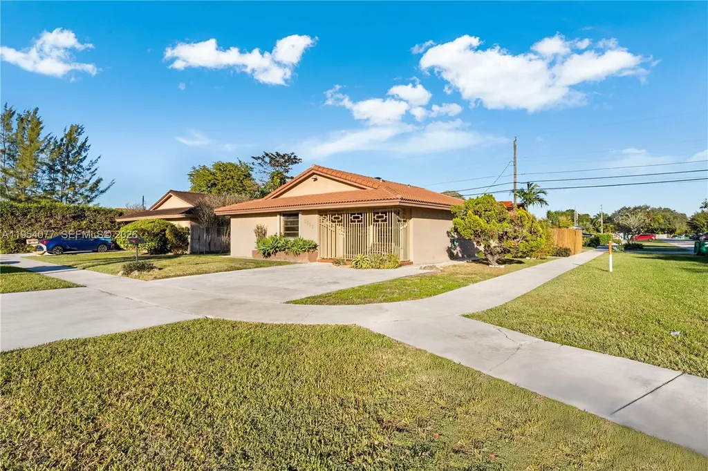 3895 SW 68th Avenue Miami FL 33155