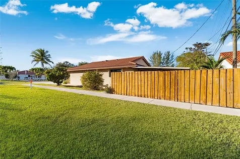 3895 SW 68th Avenue Miami FL 33155
