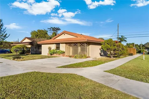 3895 SW 68th Avenue Miami FL 33155