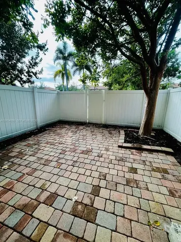 3320 W 92nd Place Hialeah FL 33018