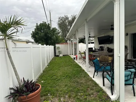 5700 SW 54th Terrace Davie FL 33314