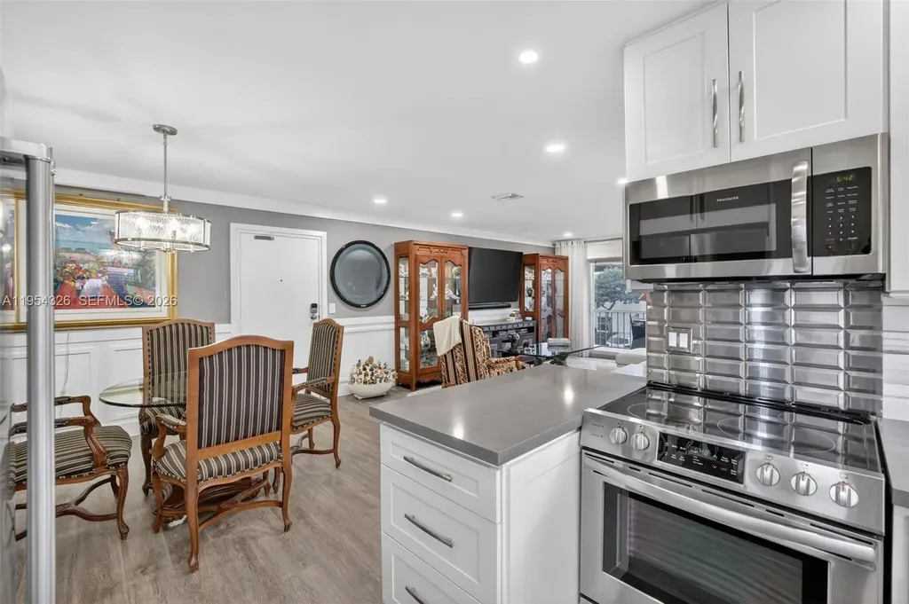 6471 Bay Club Drive Fort Lauderdale FL 33308