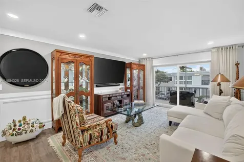 6471 Bay Club Drive Fort Lauderdale FL 33308