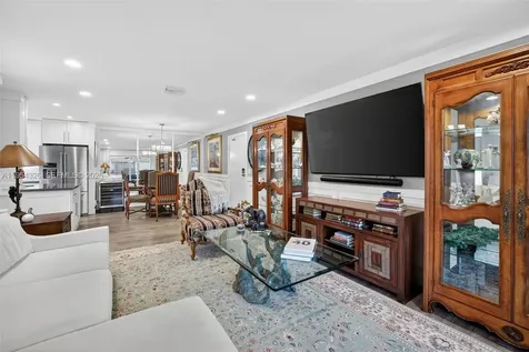 6471 Bay Club Drive Fort Lauderdale FL 33308