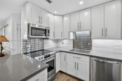 6471 Bay Club Drive Fort Lauderdale FL 33308
