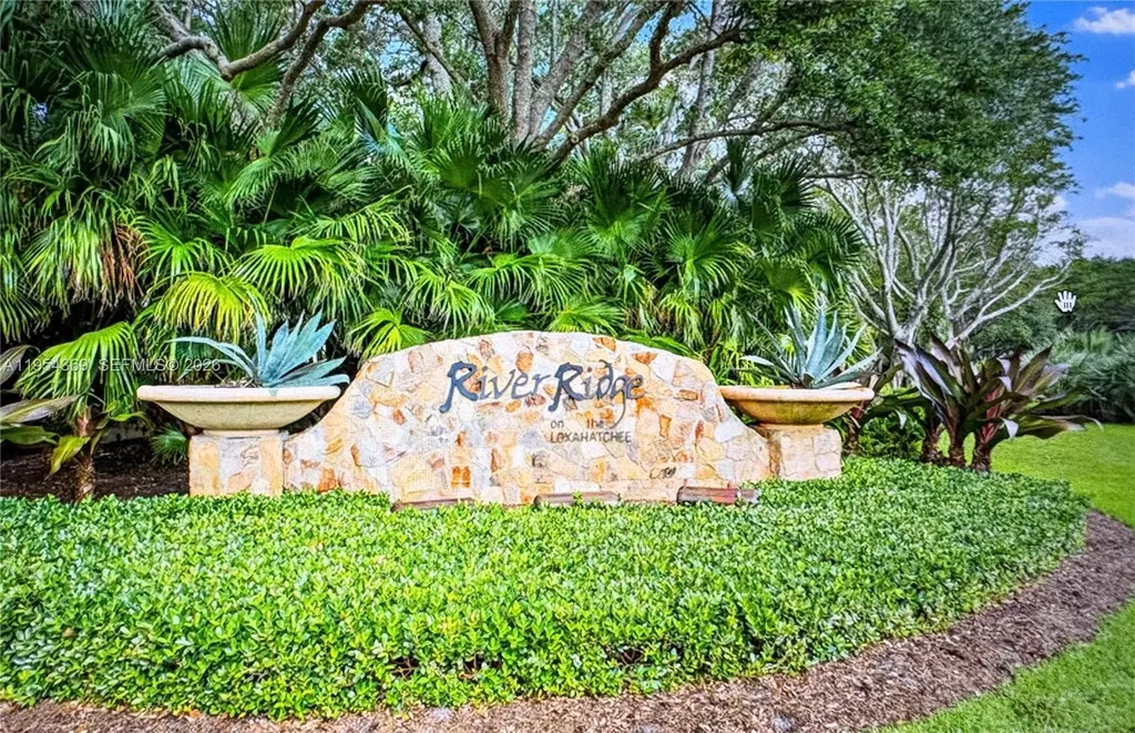 18265 SE Ridgeview Drive Tequesta FL 33469