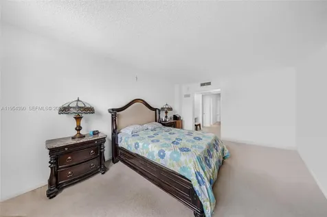 19370 Collins Avenue Sunny Isles Beach FL 33160
