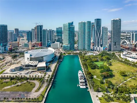 888 Biscayne Boulevard Miami FL 33132