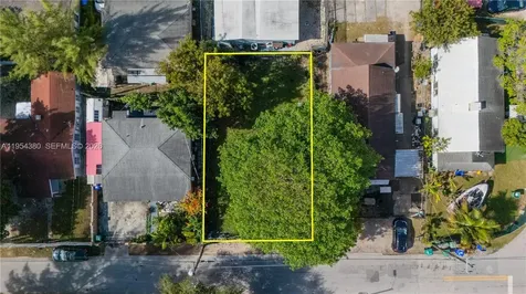 7552 NE Miami Court Miami FL 33138