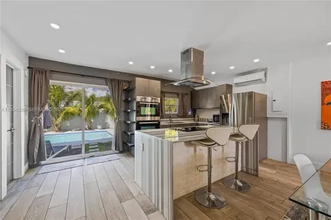 1041 NW 73rd Street Miami FL 33150