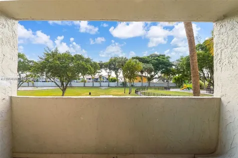 10000 NW 80th Court Hialeah FL 33016