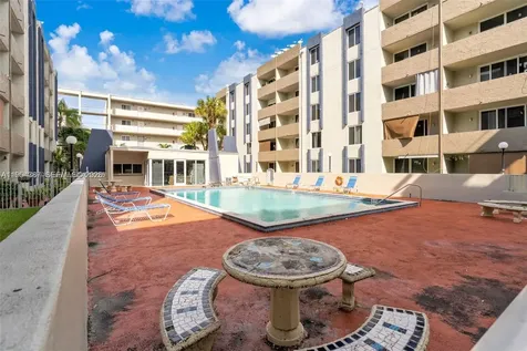 10000 NW 80th Court Hialeah FL 33016