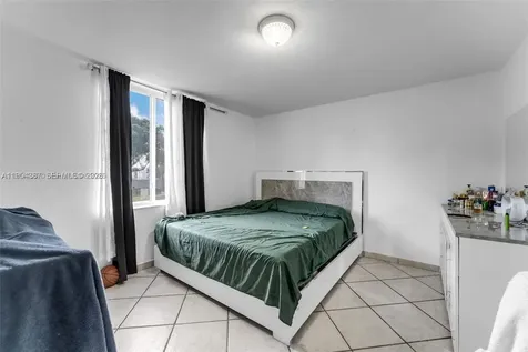 10000 NW 80th Court Hialeah FL 33016