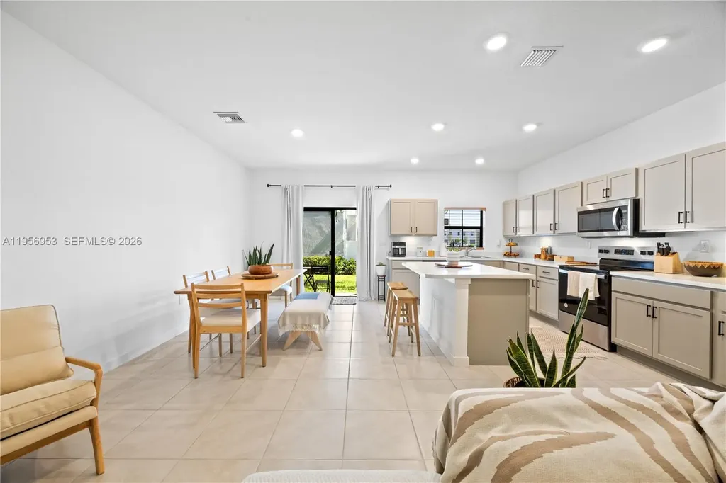 369 NW 8th Court Pompano Beach FL 33060