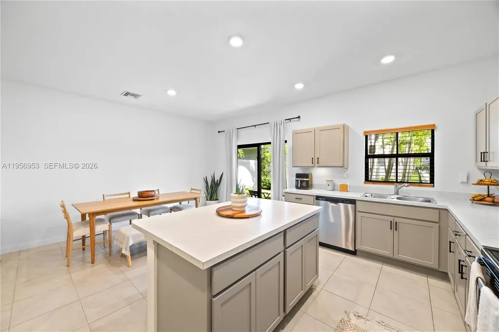 369 NW 8th Court Pompano Beach FL 33060