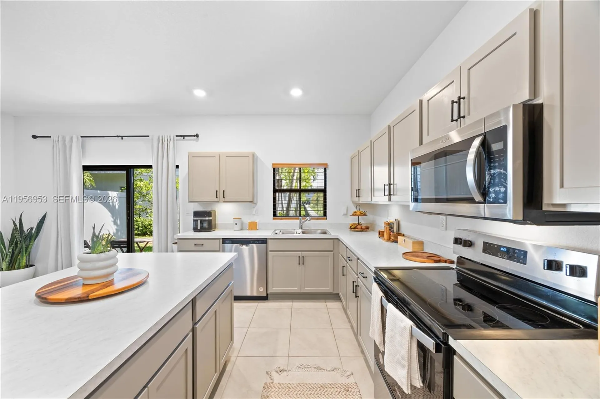 369 NW 8th Court Pompano Beach FL 33060