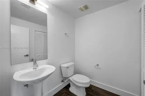 888 Biscayne Boulevard Miami FL 33132