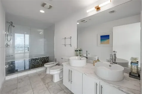 888 Biscayne Boulevard Miami FL 33132