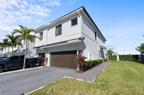 10933 SW 232nd Terrace Homestead FL 33032