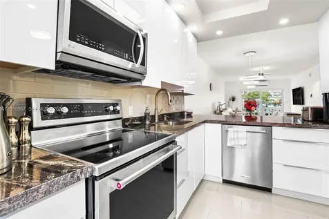 2500 Diana Drive Hallandale Beach FL 33009