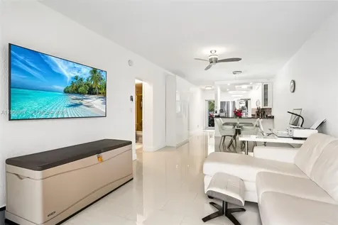 2500 Diana Drive Hallandale Beach FL 33009