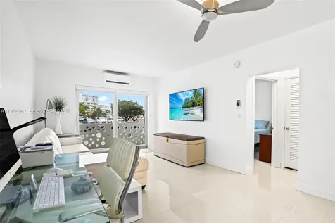 2500 Diana Drive Hallandale Beach FL 33009