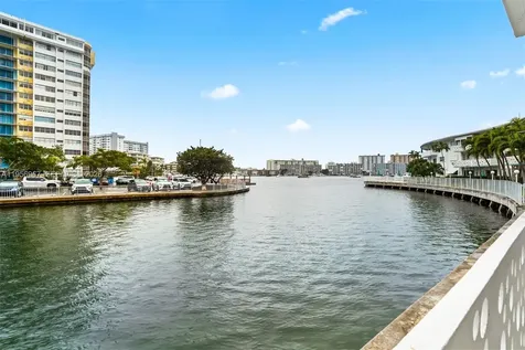 2500 Diana Drive Hallandale Beach FL 33009