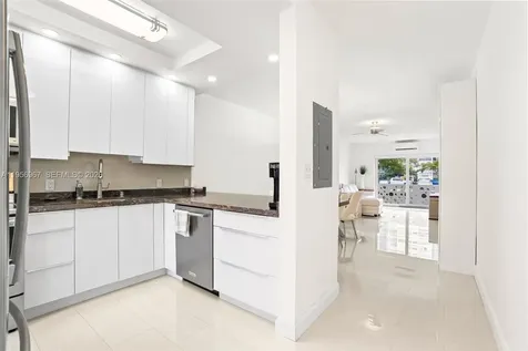 2500 Diana Drive Hallandale Beach FL 33009