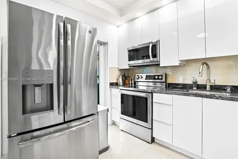2500 Diana Drive Hallandale Beach FL 33009