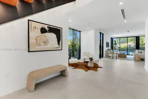 3200 Thomas Avenue Miami FL 33133