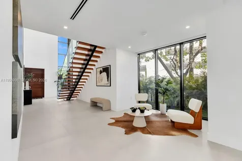 3200 Thomas Avenue Miami FL 33133